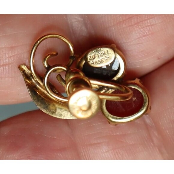 Vintage Scarab Earrings Burt Cassell Goldfill Gemstone - Picture 4 of 4